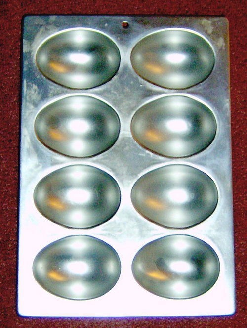   EGGS TREAT CAKE PAN 8 CAVITY Football +Instructions MOLD TIN JELLO E