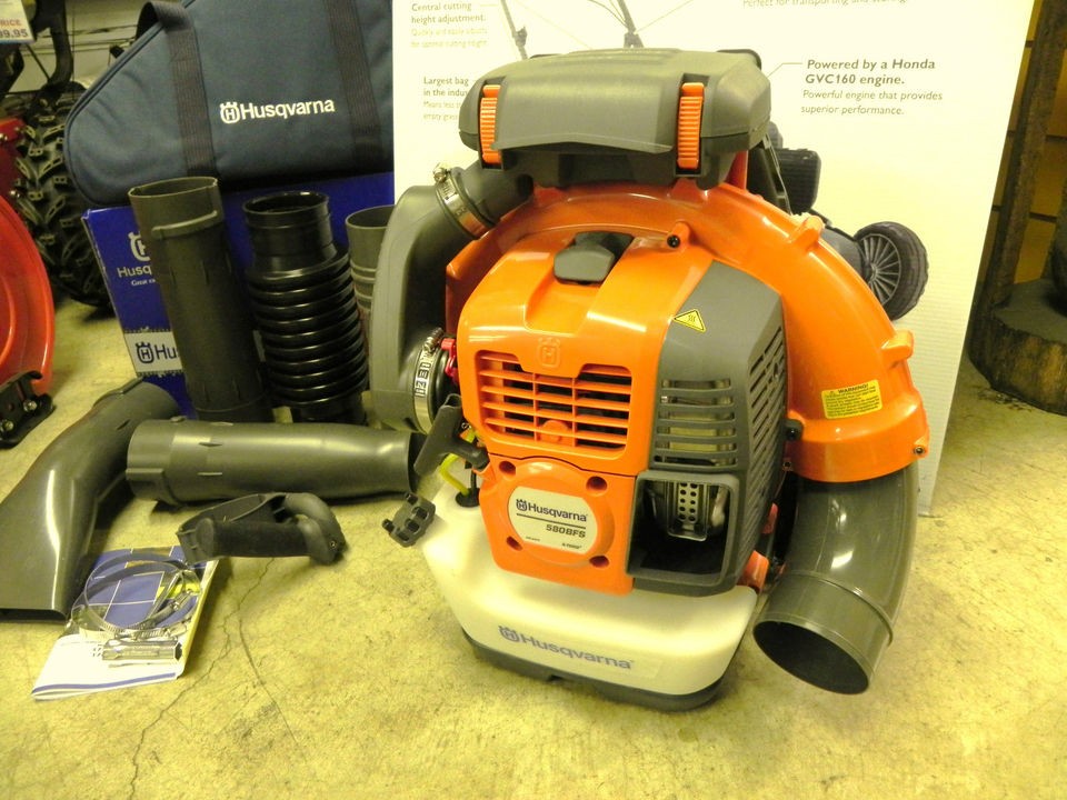 husqvarna backpack blower in Leaf Blowers & Vacuums