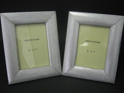 LOT 2 THREE HANDS CORP. Silver Photo Frames Display Set