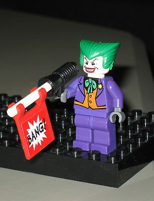 Lego Batman Joker figure from set #7782 w/ Bang gun