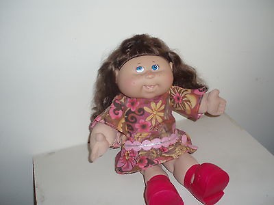 CABBAGE PATCH KID DOLL PLAY ALONG 2004 SIGN BY XAVIER ROBERTS