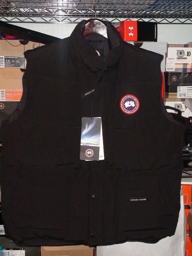 canada goose vest in Mens Clothing