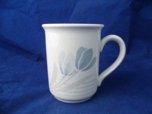 BILTONS  BLUE TULIP  MUGS