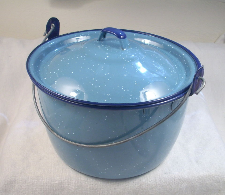 Turquoise Enameled Graniteware   Cobalt Blue Trim   8 Pot/Bucket, Lid 