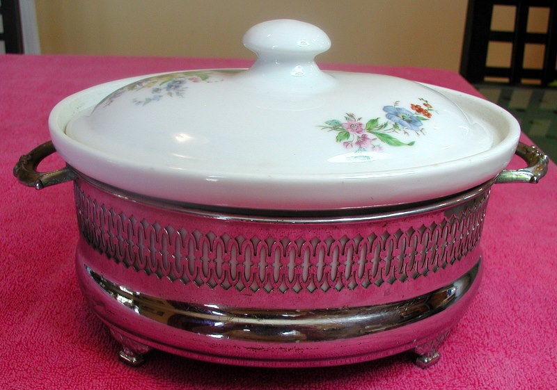 Royal Rochester (RWT9) 8 1/4 CASSEROLE & SERVING STAND