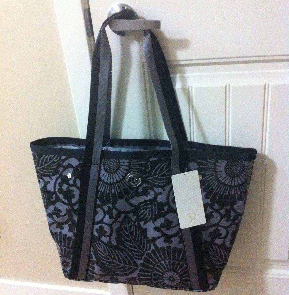 lululemon gym bag in Clothing, 