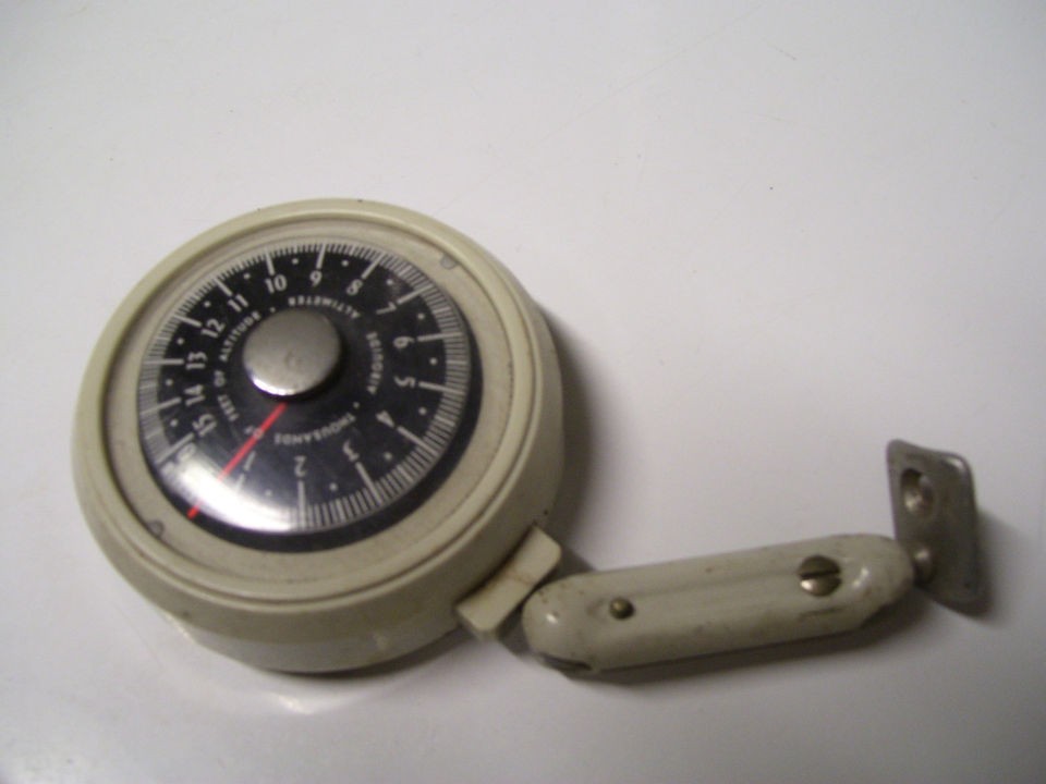 Vintage 50s Airguide automobile car Dashboard Altimeter gauge