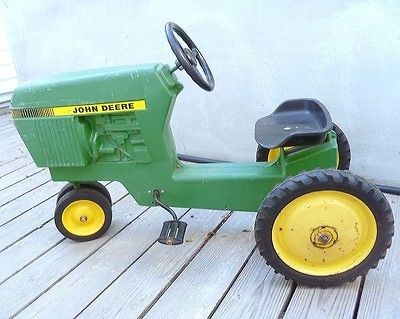 Vtg 1970s JOHN DEERE Pedal RIDE ON Toy Tractor ERTL Model 520 Strobe 