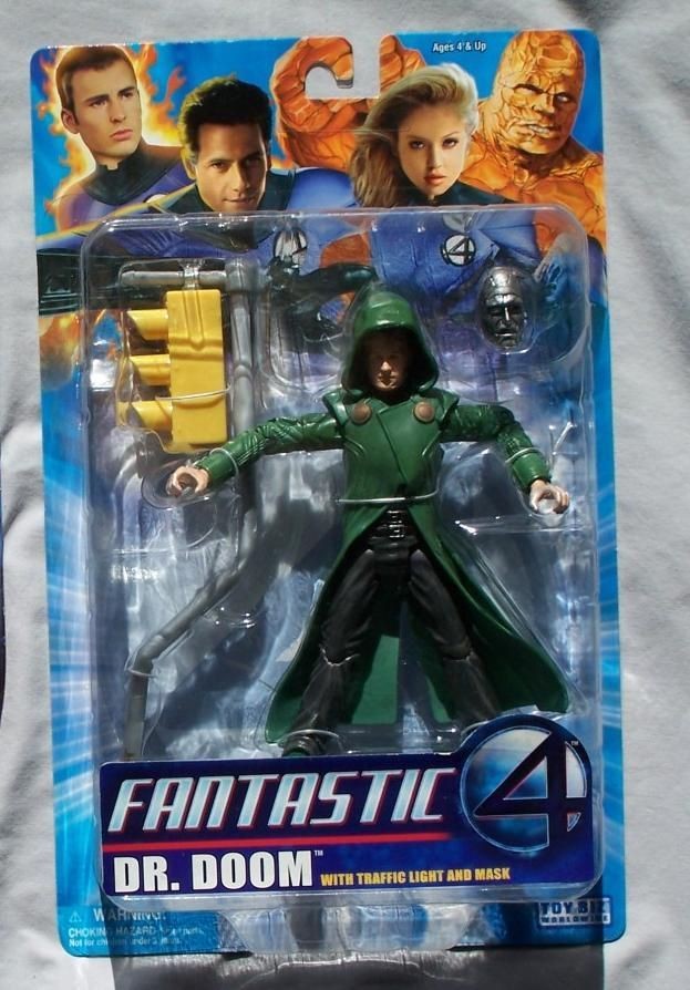 FANTASTIC FOUR DR DOOM WITH TRAFFIC LIGHT & MASK ACTION FIGURE