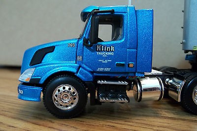   Diecast Promotions F F Ertl KLINK Volvo Day Cab East End Dump Trailer