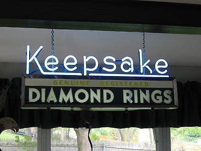 KEEPSAKE DIAMOND RINGS AWESOME 1940s VINTAGE NEON SIGN   PERFECT SHAPE