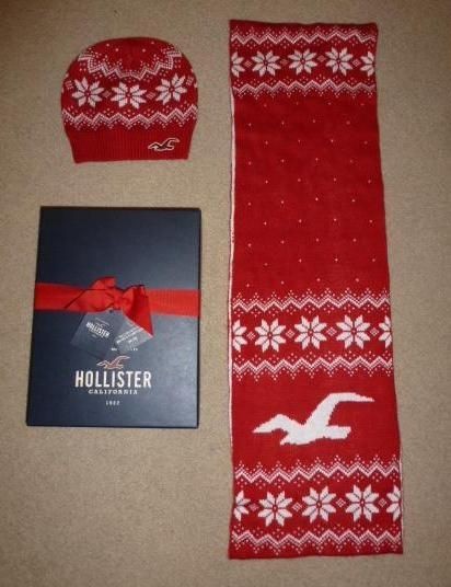 Hollister Womens Knit Hat & Eternity Scarf Set 1 Sz Fits All Gift Box 