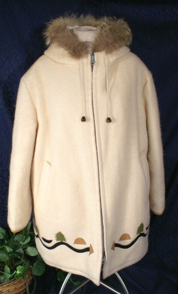 Vintage Appliqued Cream or Ivory Wool Coyote Trimmed HUDSON BAY Eskimo 