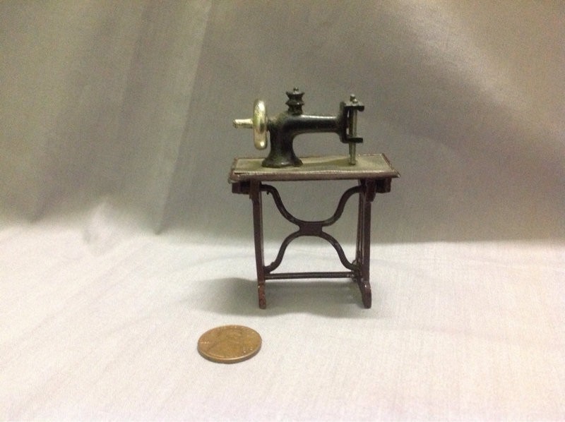 1920s Dollhouse Miniature Tynietoy Accessory German Metal Sewing 