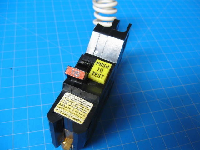 Chipped 15 AMP Federal Pacific FPE Stab Lok GFI Breaker GFCI