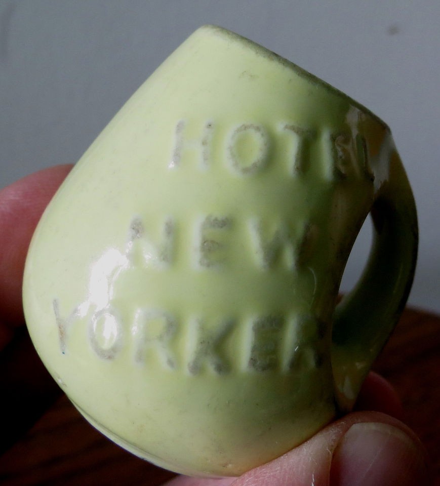 HOTEL NEW YORKER ART DECO POTTERY CREAMER   HOTELWARE