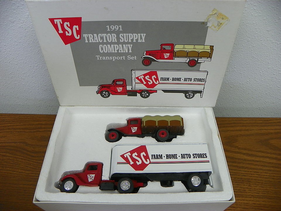 1991 ERTL TRACTOR SUPPLY COMPANY TRANSPORT SET 37 Ford Semi 30 