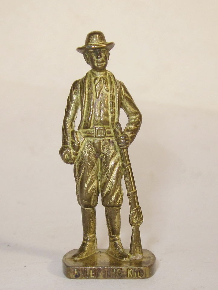 BILLY THE KID COWBOY KINDER SURPRISE VINTAGE GILDED LEAD SOLDIER TOY 