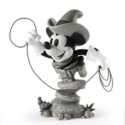 jim shore mickey in Decorative Collectibles