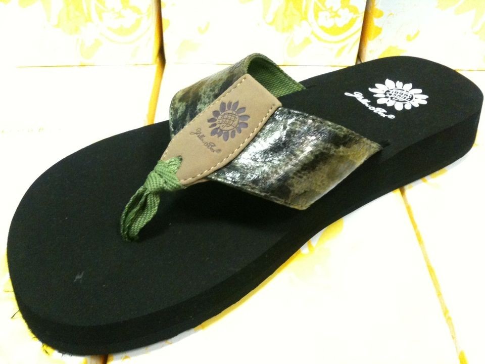 NEW Yellow Box JUSTINE GREEN Black Snake Print Animal Flip Flop Sandal 