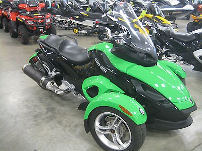   Can Am Spyder RS SE5 motorcycle Roadster electric shift Can Am bike