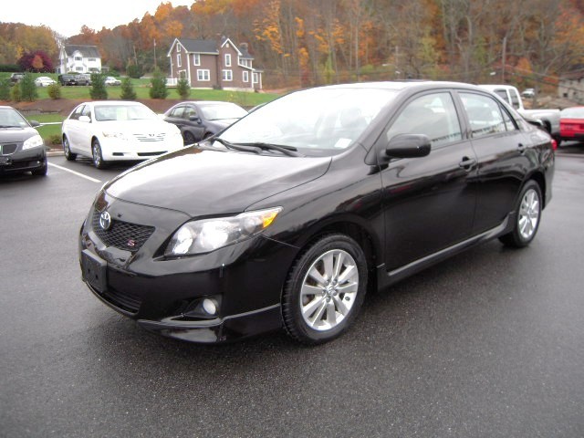   2009 Corolla S, Automatic, 1.8L VVT i, Moonroof, 4 Door, 91K miles