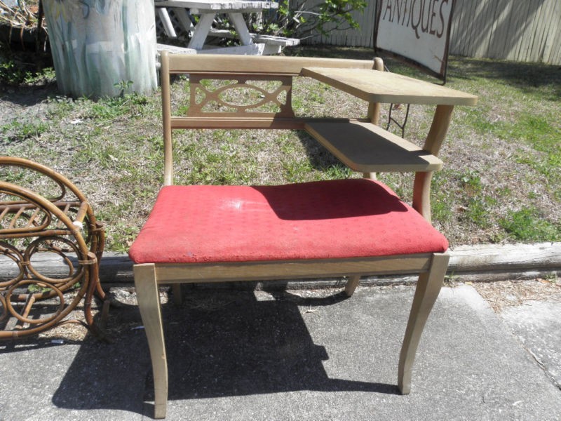 VINTAGE MID CENTURY BLONDE OAK TELEPHONE CHAIR WITH RED PADDED SEAT