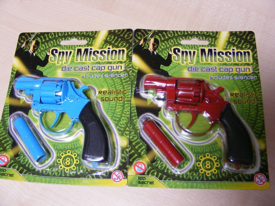 SMALL DIECAST DIE CAST METAL TOY CAP GUNS   USES 8 SHOT PLASTIC 