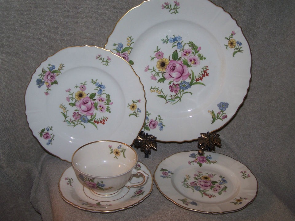 Syracuse China USA made Portland 5 pc Place Settings Federal Shape