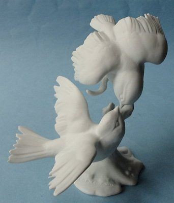 KAISER BOCHMANN TITMICE Group Kiss LOVEBIRDS Vintage Porcelain Bisque 