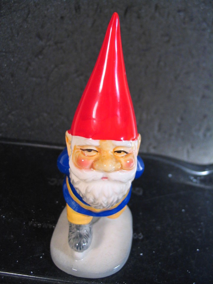 1980 unieboek gnome man skating figurine 4 1 2 88h50812