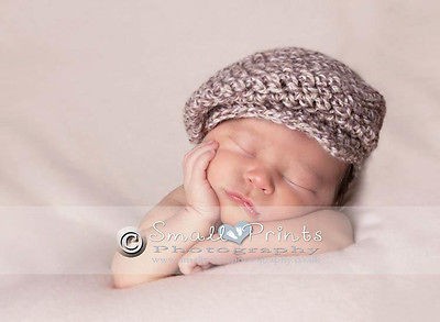 FLAT CAP OR GOLF HAT IN PEBBLES FOR NEWBORN BABY   IDEAL PHOTO PROP