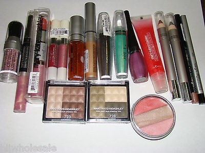 WHOLESALE LOT 500 MARY KATE AND ASHLEY COSMETICS   NEW AND SEALED 