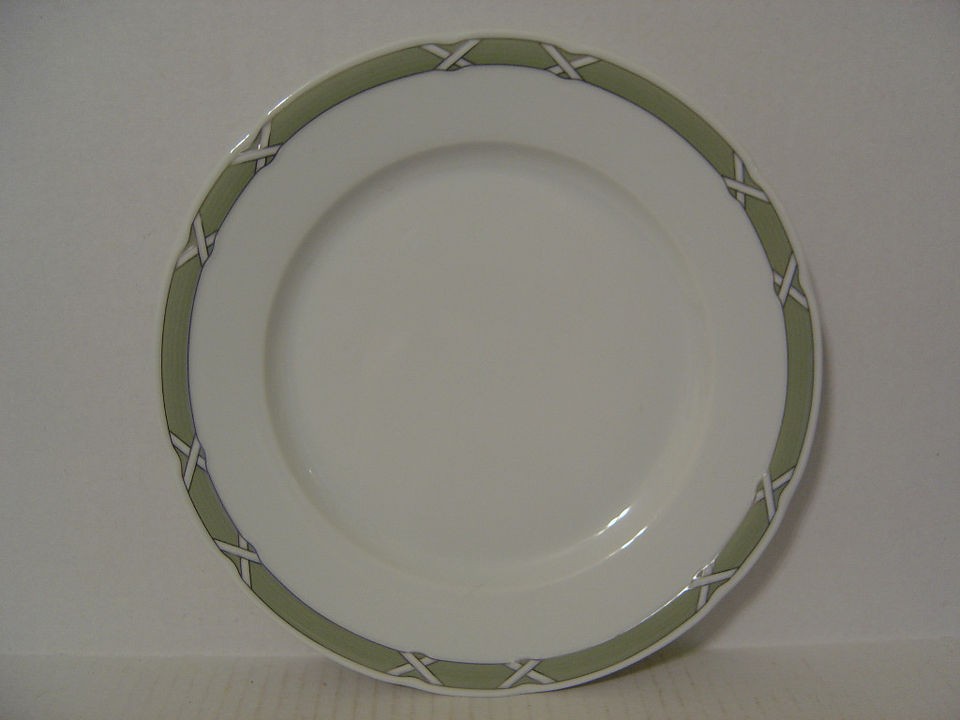   GERMANY WHITE WITH GREEN AND WHITE X BORDER DINNER PLATE 10 1/2