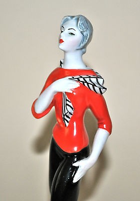 FINE ART DECO AUSTRIAN WIEN OR GERMAN POTTERY CERAMIC LADY FIGURE 