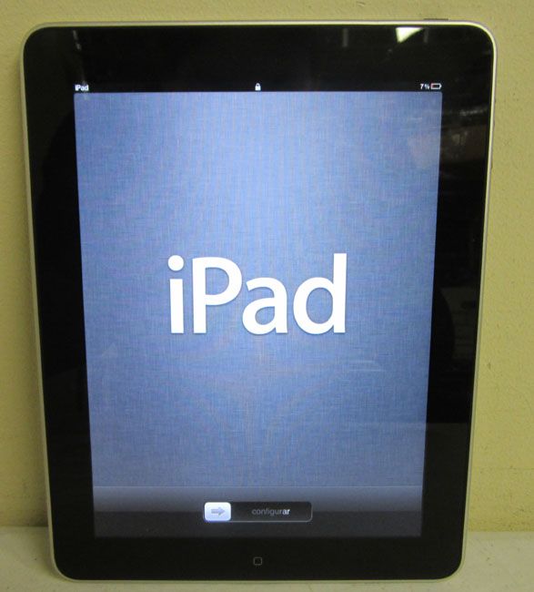 Apple iPad 1st Generation 16GB, Wi Fi, 9.7in   Black (MB292LL/A)