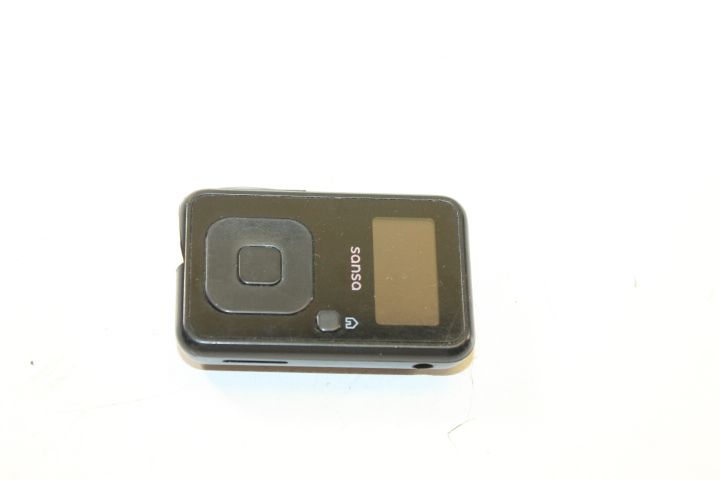 100 % functional sandisk sansa clip+ 4gb black  player