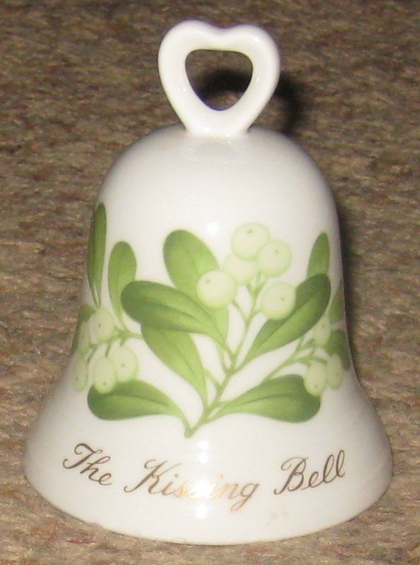 White 4 Kissing Noritake Bell w Mistletoe Painted Deco