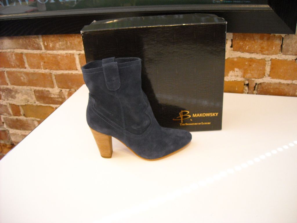 description b makowsky boots this auction is a brand new