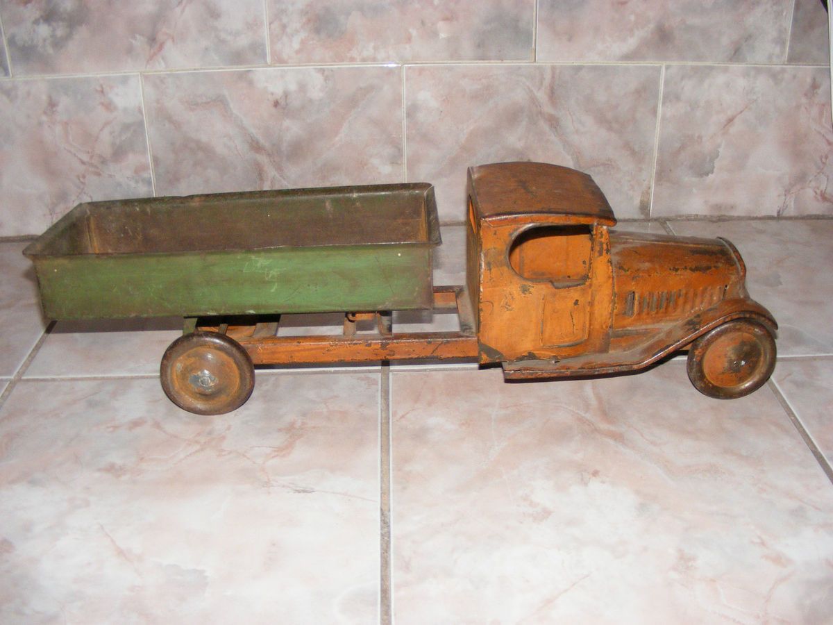 Antique Turner Dump Truck Construction Toy