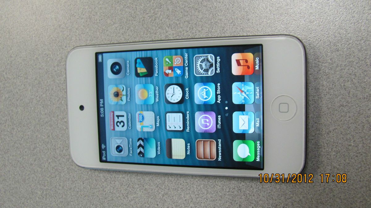 Apple iPod Touch 4th Generation White 8 GB