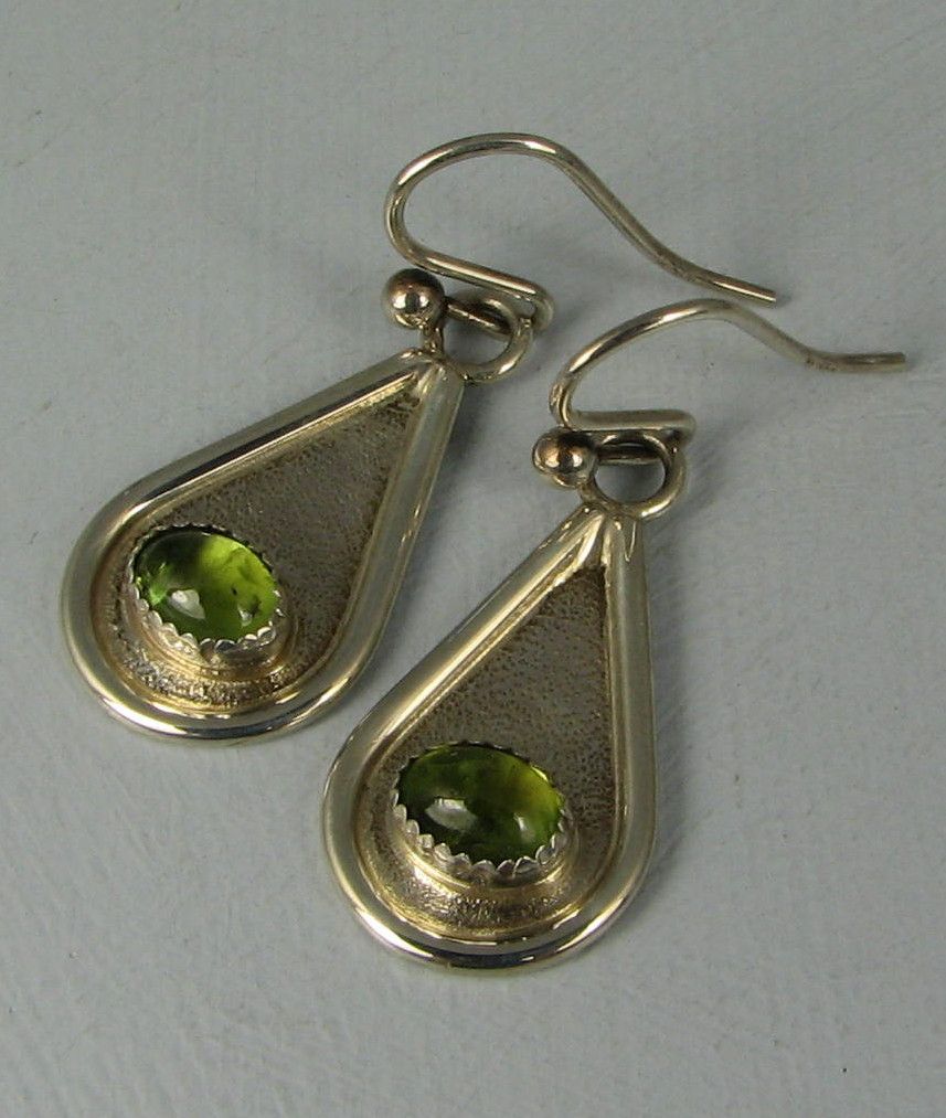 Navajo Artie Yellowhorse Sterling SLVR Earrings w Peridot