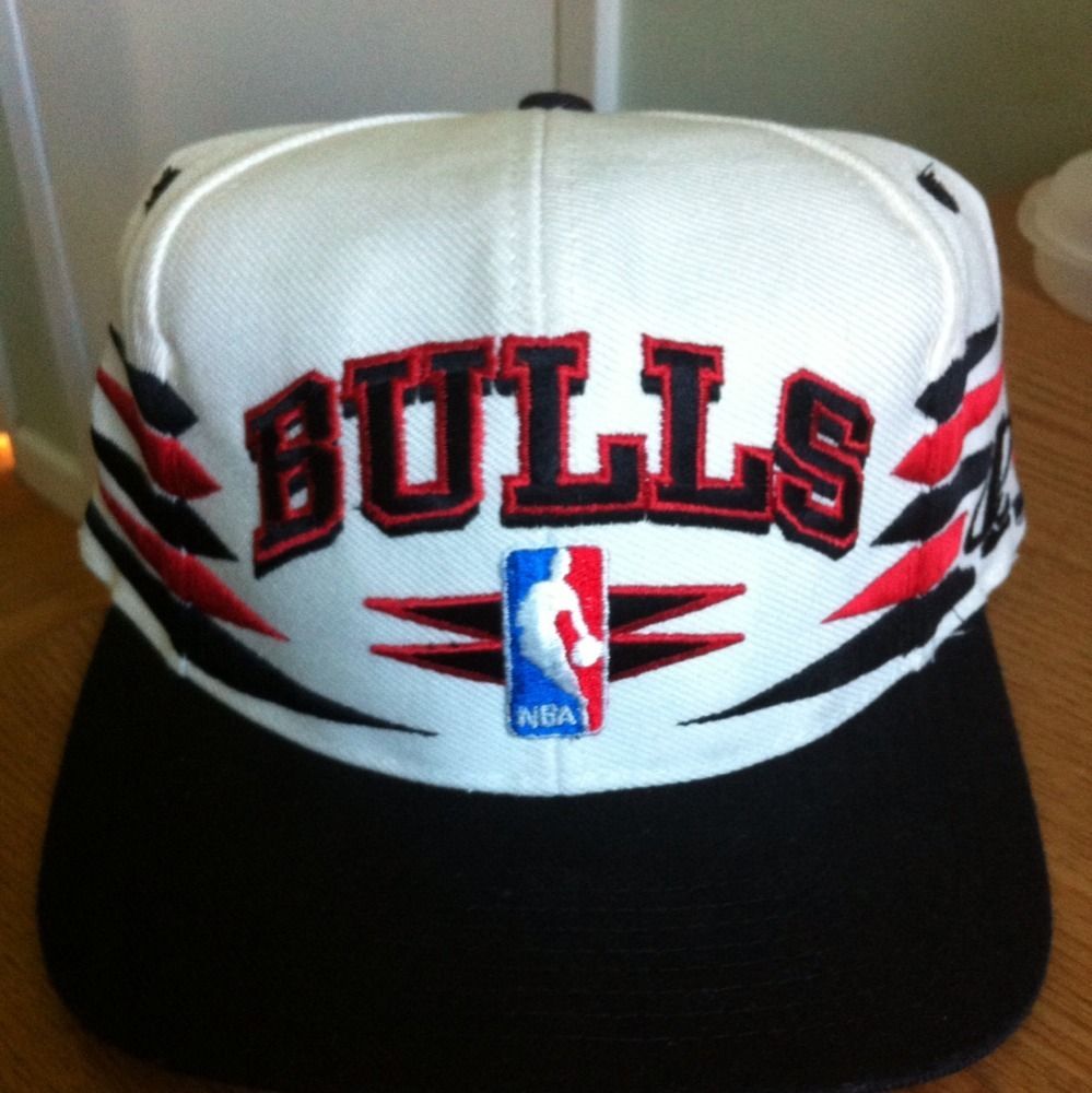   Chicago Bulls Snapback Logo Athletic LOGO7 Sport Specialties