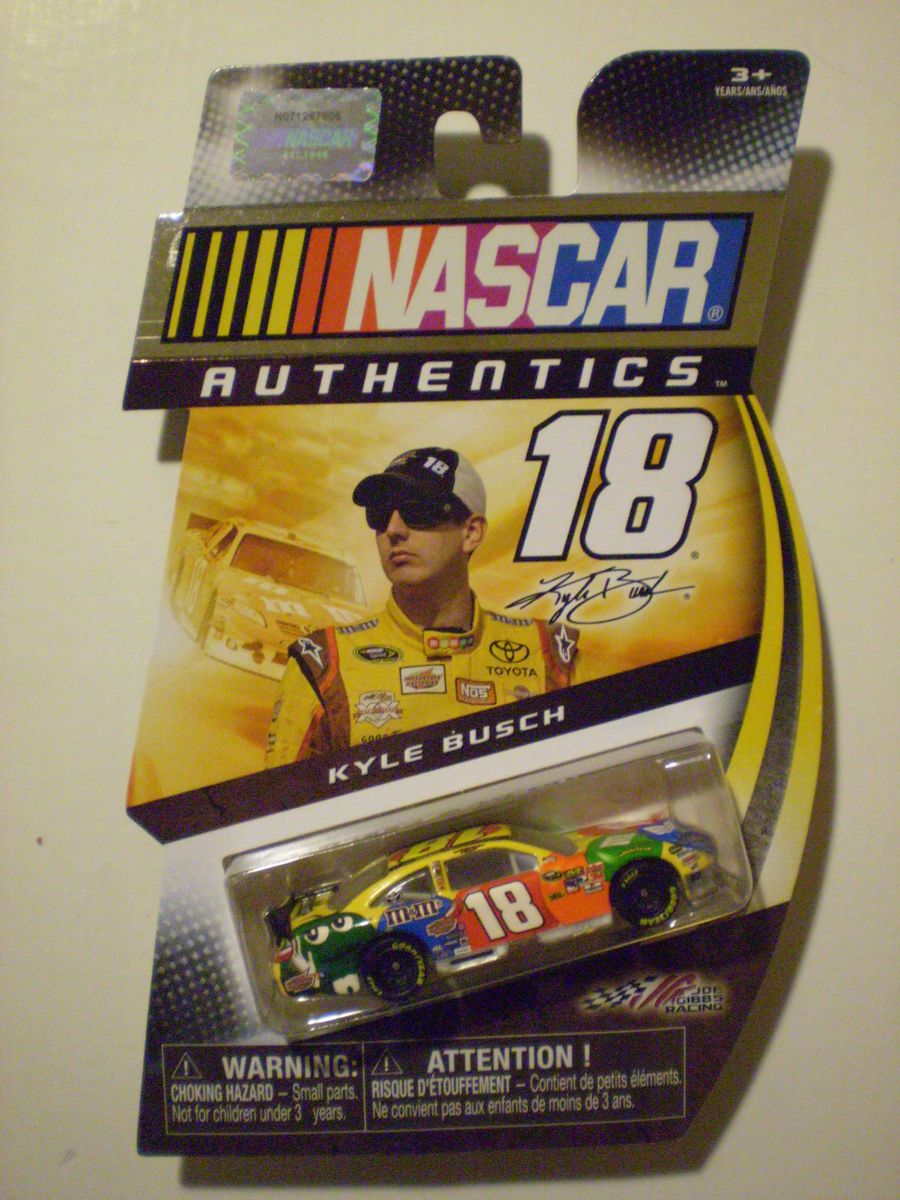 NASCAR Authentics 2012 Kyle Busch 18 M MS