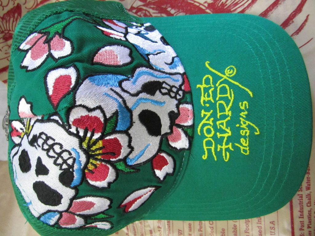 NWT ED HARDY GREEN FLOWERS SKULLS TRUCKER HAT CAP