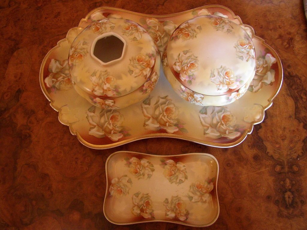 MZ AUSTRIAN WHITE ROSE 6 PC VANITY / DRESSER SET  VINTAGE MORITZ 