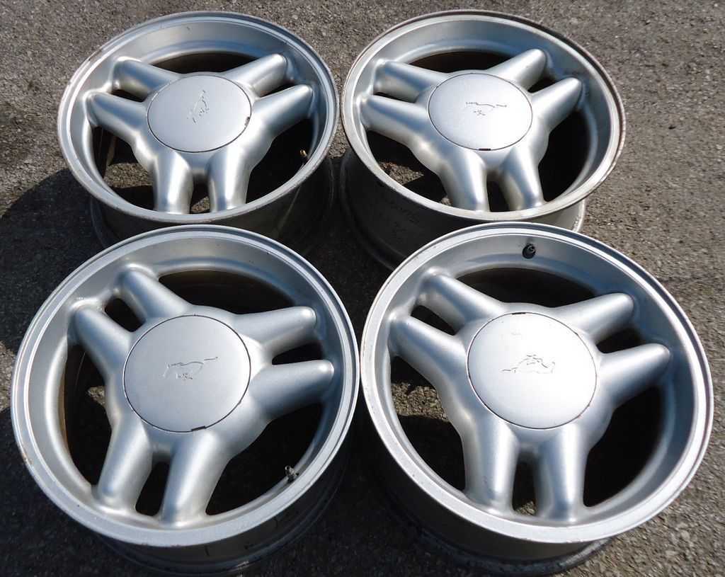 Set of 4 17 inch wheels Ford Mustang GT aluminum 94 95 96 OEM wheels 