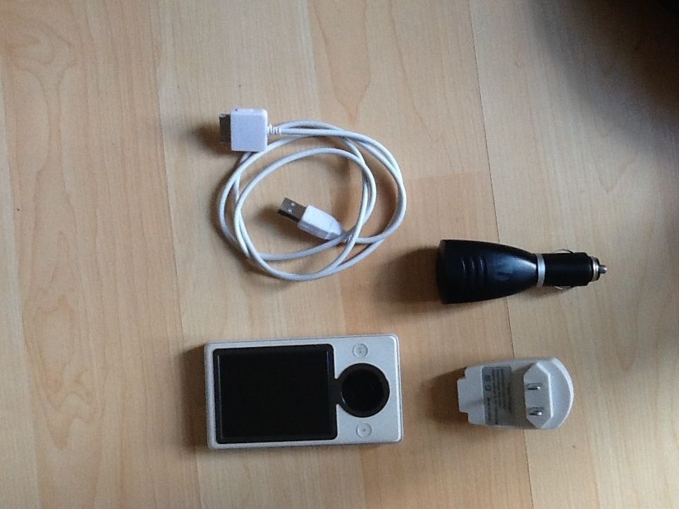 Microsoft Zune 30 White 30 GB Digital Media Player