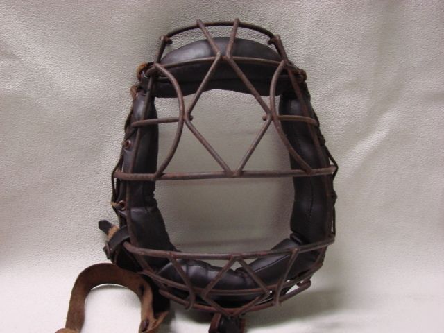 Original Antique A G Spalding Baseball Catchers Mask with Nice Logo 