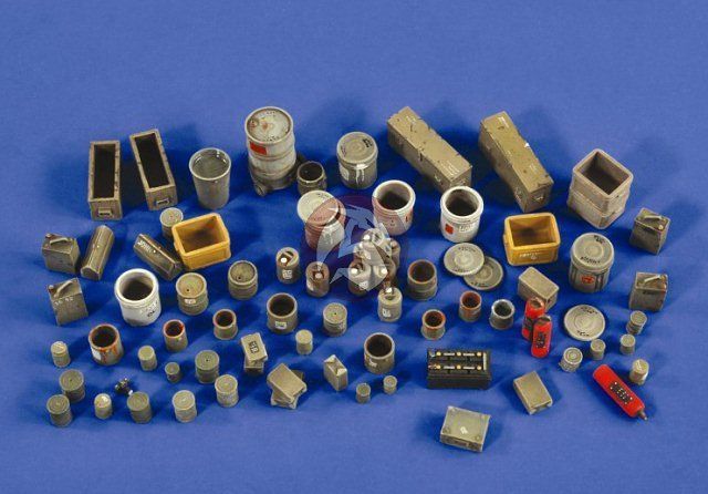   35 Workshop Warehouse Stuff Resin Accessory Kit 2541